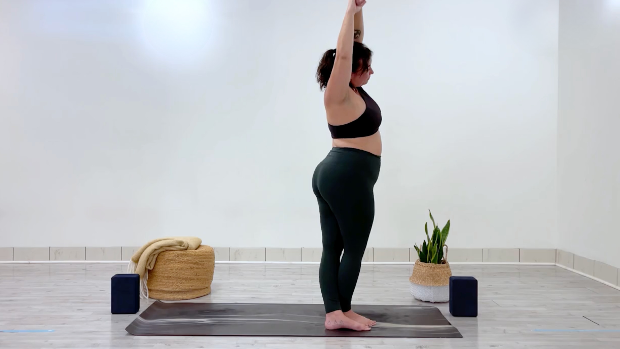 Taylor Lorenz in Standing Side Bend